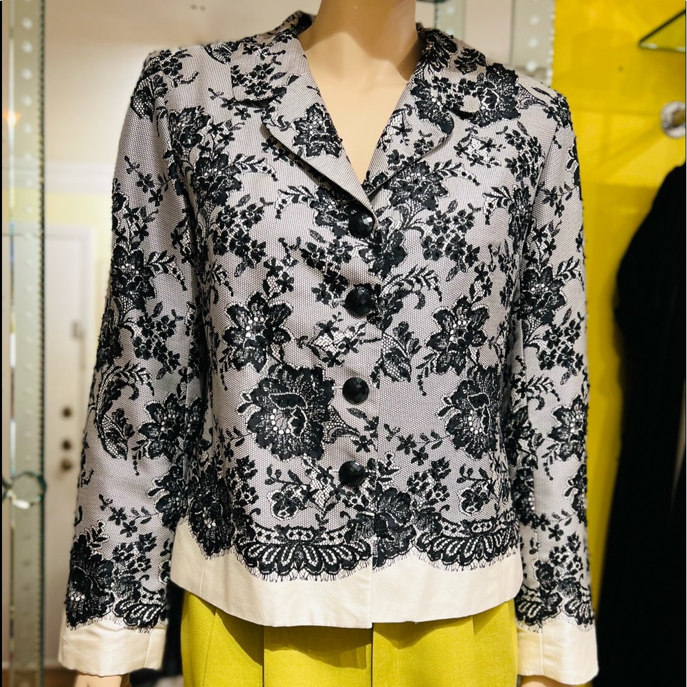 VICTOR COSTA Occassion Jacket Size Small buttons down 100% Silk